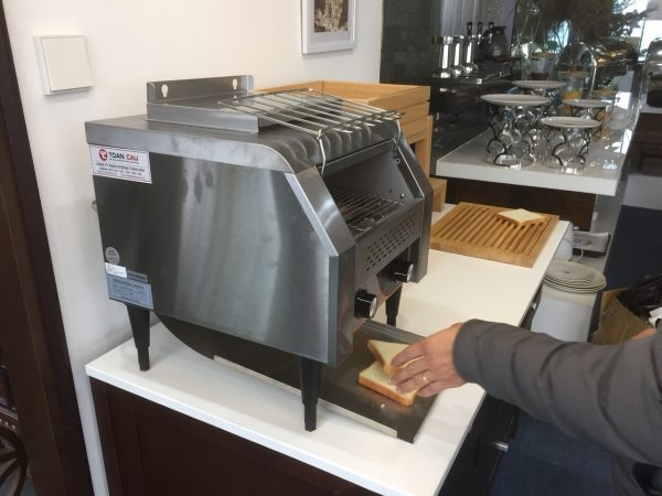 Kinh nghiệm chọn máy nướng bánh mì sandwich dành cho khách sạn, quán buffet 4 6ab8ee592ed0cd8e94c1