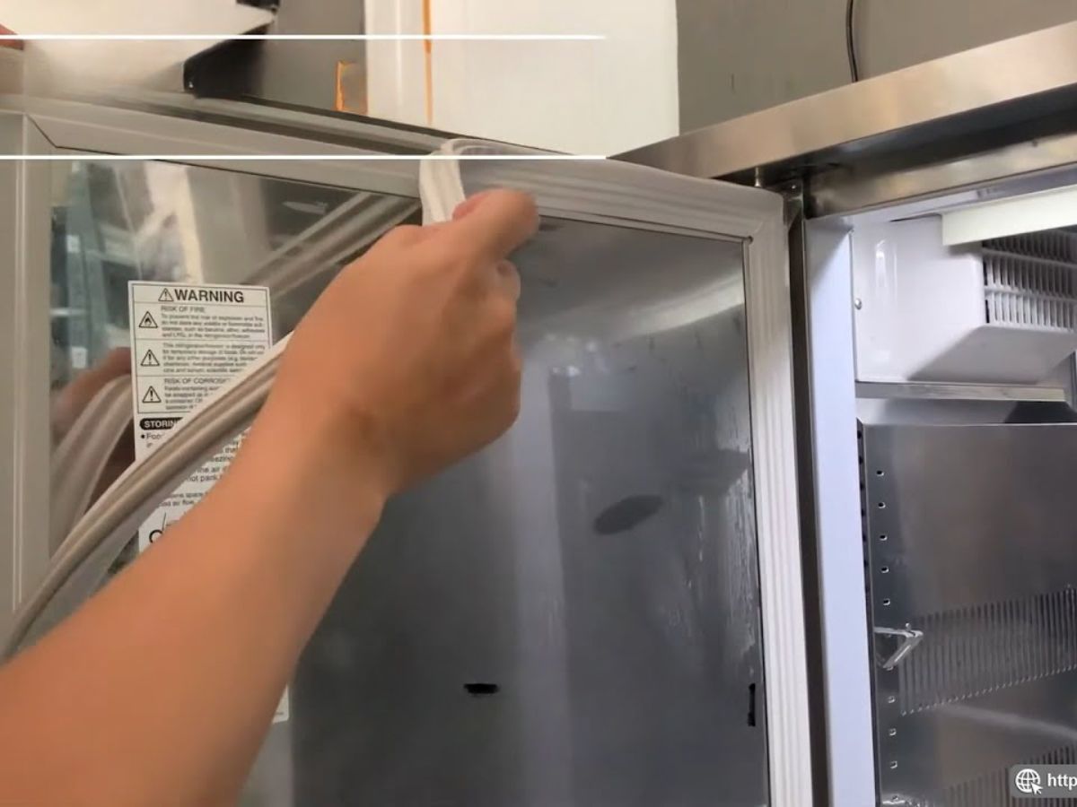 Hướng dẫn vệ sinh bàn đông 2 cánh đúng chuẩn 2 các bước vệ sinh bàn đông 2 cánh