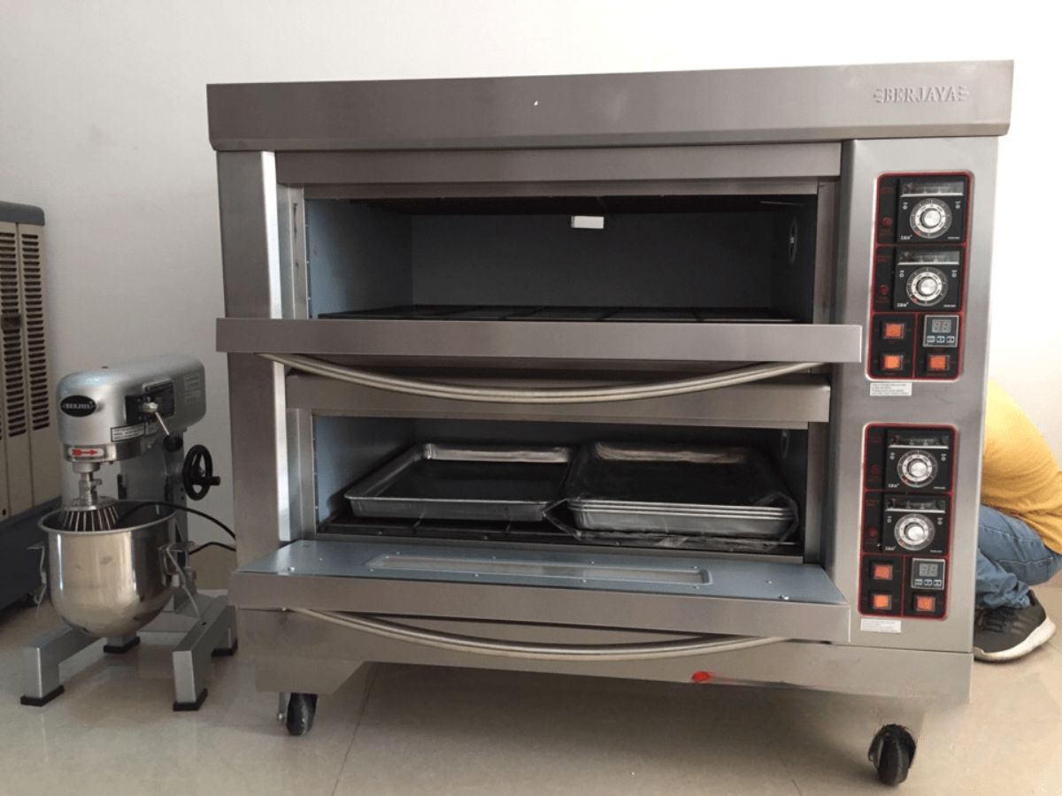 Kinh nghiệm chọn lò nướng bánh mì công nghiệp cho từng tiệm bánh 1 lò nướng bánh mì công nghiệp tầng