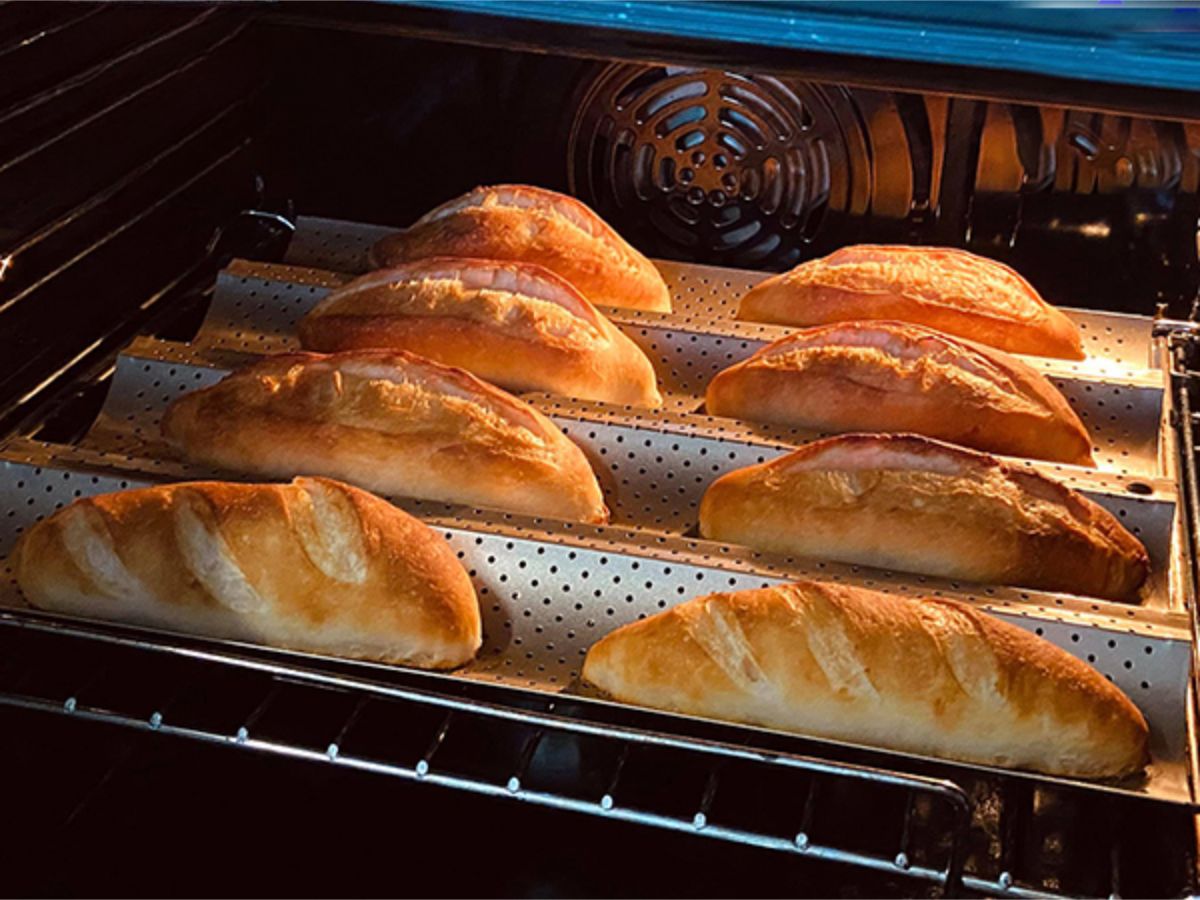 Kinh nghiệm chọn lò nướng bánh mì công nghiệp cho từng tiệm bánh 2 lò nướng bánh mì đối lưu