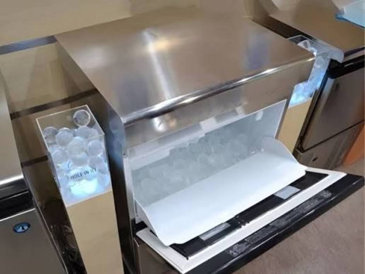 Tại sao quán Nhật Bản chuộng đá khối cầu thay vì đá viên thường? 3 máy làm đá viên hình cầu