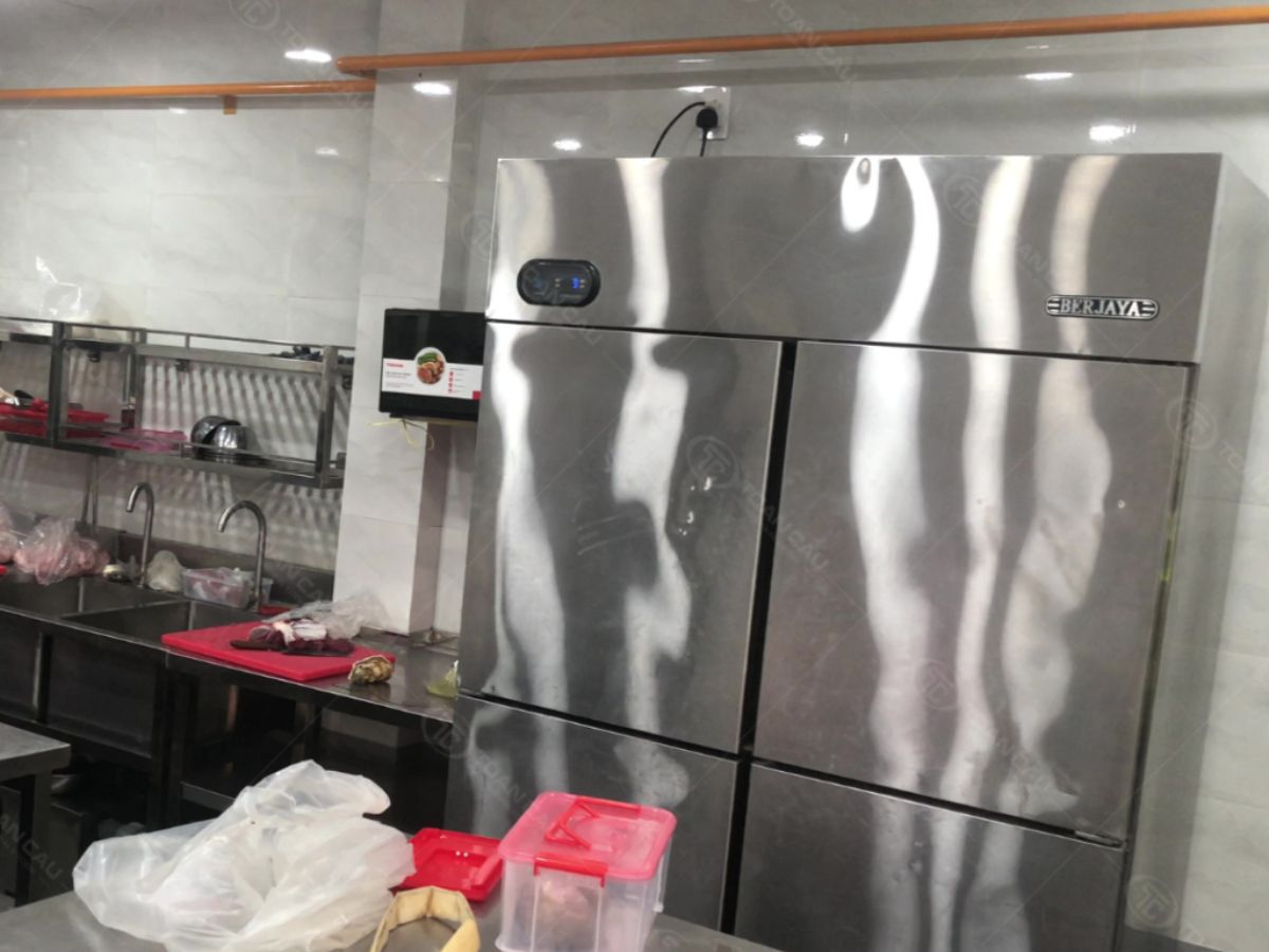 tủ đông 4 cánh berjaya
