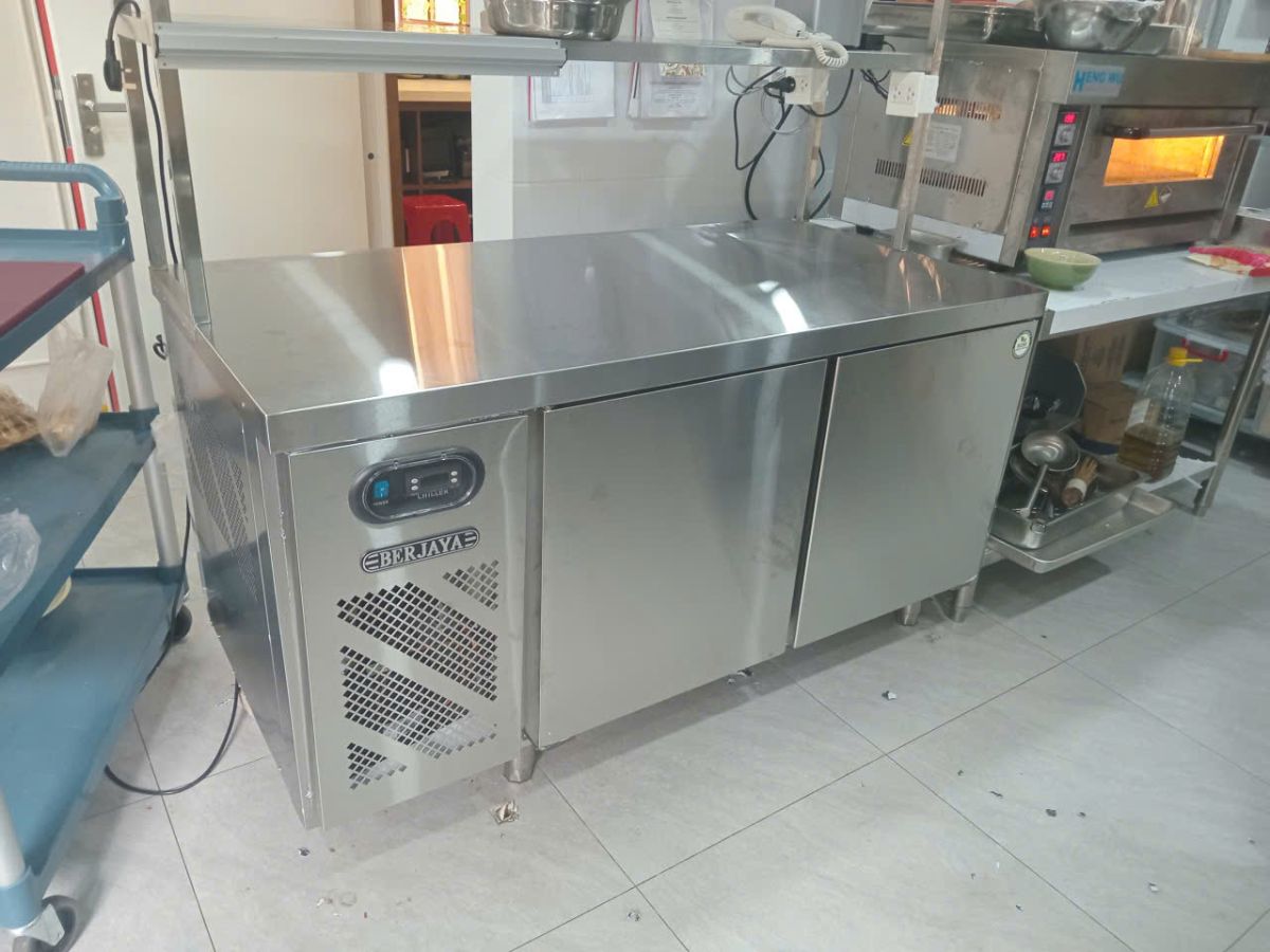Tủ đông 100L: Giải pháp lưu trữ thực phẩm cho quán ăn nhỏ 3 tủ đông berjaya
