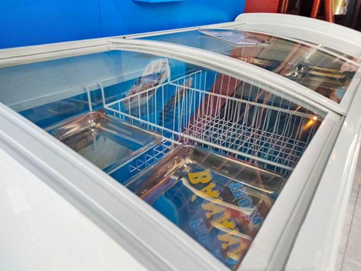 Tủ đông mặt kính cho siêu thị mini – Nên chọn loại nào? 3 tủ đông mặt kính berjaya