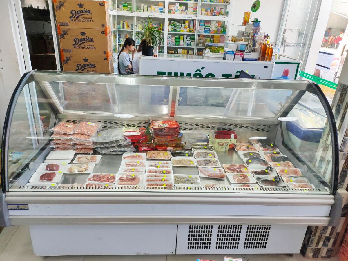5 lý do nhà hàng nên đầu tư tủ trưng bày hải sản chuyên dụng 1 tủ trưng bày hải sản là gì