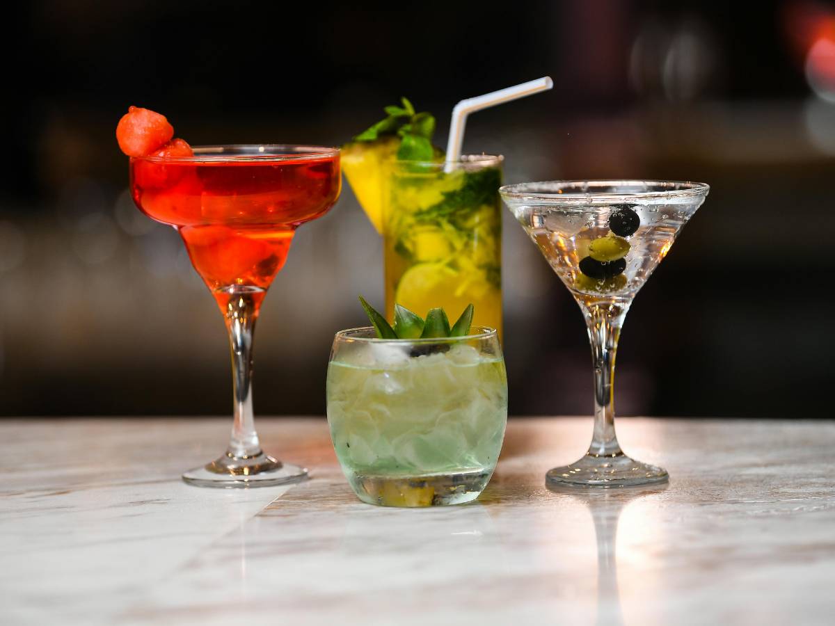 Ảnh hưởng của kích thước viên đá đến hương vị cocktail 2 Từng loại cocktail phù hợp với loại đá nào